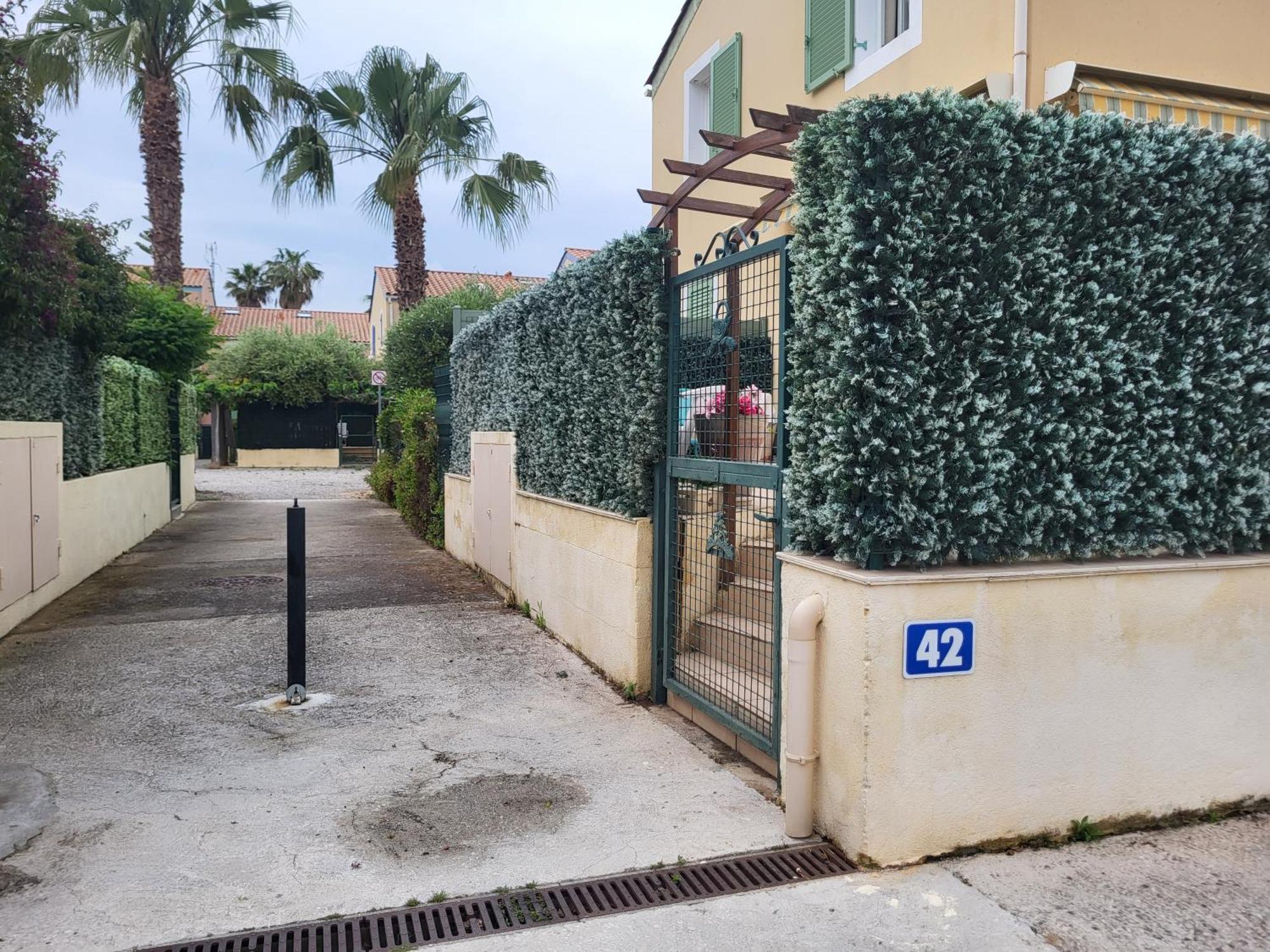Mazet Climatise Rdj Plages Parking Wifi Gratuit La Londe-les-Maures Luaran gambar